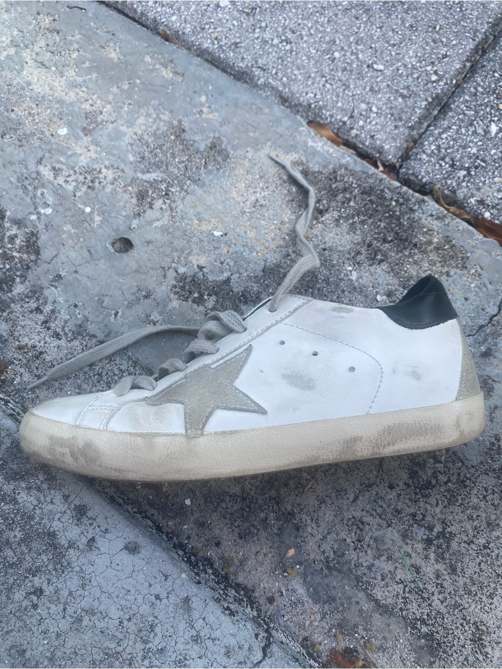 GOLDEN GOOSE Super-Star with black heel tab and metal stud lettering - Picture 5 of 9